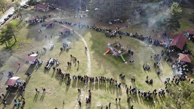 Hamsi Festivalinde 3 Bin Kişiye 2 Ton Hamsi Dağıtıldı
