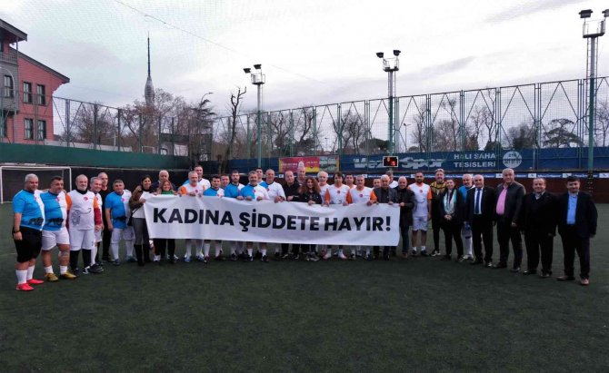 ’Kadına Şiddete Hayır’ Demek İçin Yeşil Sahaya Çıktılar