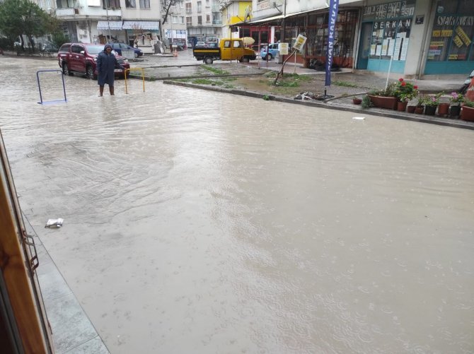 İ̇zmir’i Sağanak Vurdu
