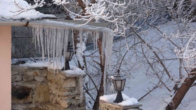 Ardahan Sıfırın Altında Eksi 20.4 Dereceyi Gördü