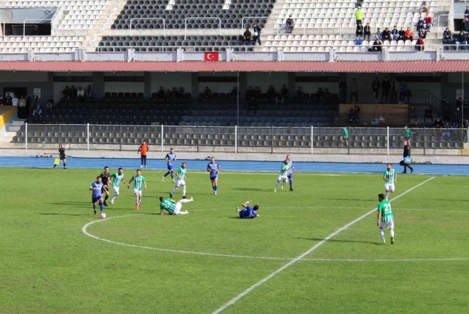 Efeler, 3 Puanı 3 Golle Aldı