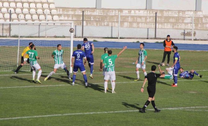 Efeler, 3 Puanı 3 Golle Aldı