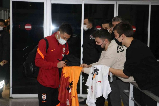 Galatasaray’a Sivas’ta Coşkulu Karşılama