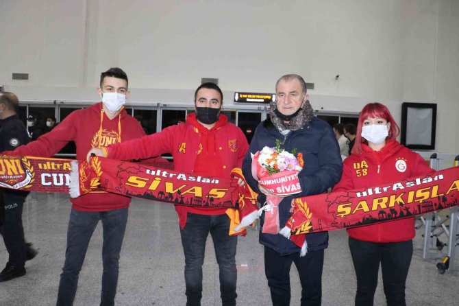 Galatasaray’a Sivas’ta Coşkulu Karşılama