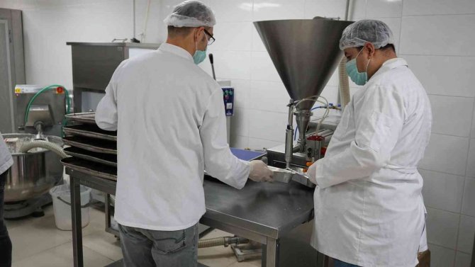 Haliliye’de Çölyaklılara Glütensiz Ekmek Desteği