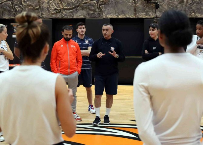 Çbk Mersin Yenişehir Belediyesi Aziz Akkaya İle Anlaştı