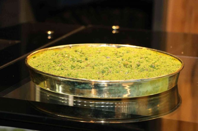 Altın Tepside Baklava 2,5 Milyon Lira