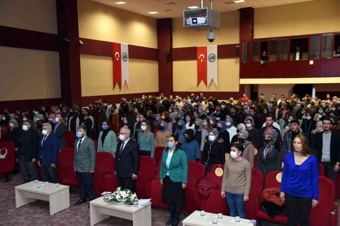 Rektör Namık Ak: “Kalkınmış Bir Ülke İçin Güçlü Bir Eğitim Sistemi Zorunludur”