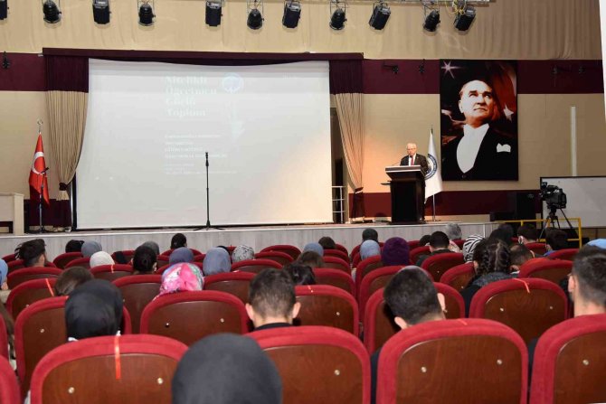 Rektör Namık Ak: “Kalkınmış Bir Ülke İçin Güçlü Bir Eğitim Sistemi Zorunludur”