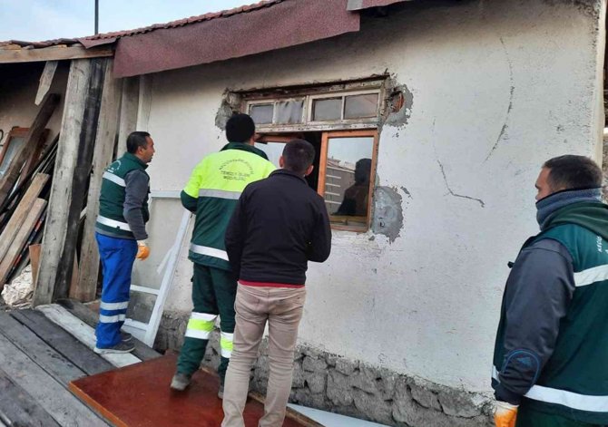 Ankara’da Metruk Yapı Yıkıldı