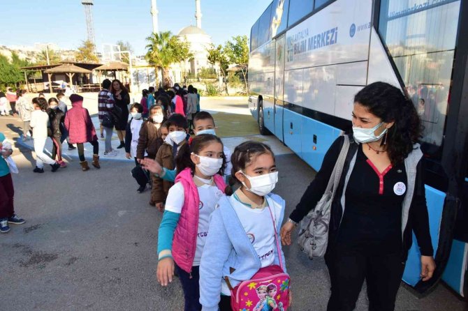 Kepez’de Başarılı Öğrenciler Geziyle Ödüllendirildi