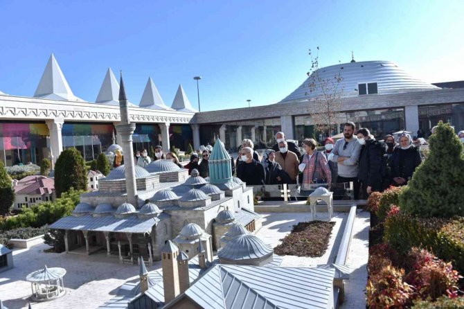 Konya Panorama Müzesi Hazreti Mevlana Dostlarıyla Dolup Taşıyor