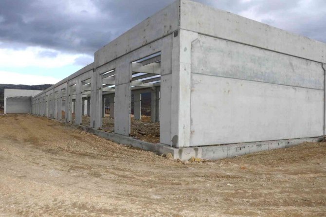 Demirci’ye Tarım Ürünleri Merkezi Kazandırılıyor