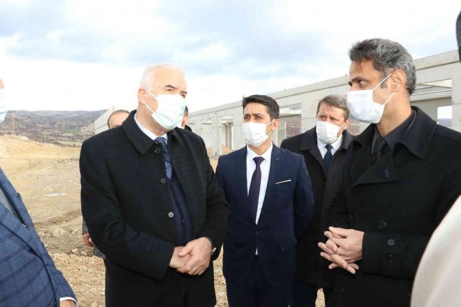 Demirci’ye Tarım Ürünleri Merkezi Kazandırılıyor