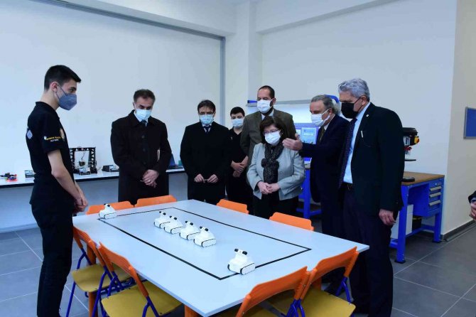 Estü Rektörü Döğeroğlu, Özel Eosb Mesleki Ve Teknik Anadolu Lisesini Ziyaret Etti