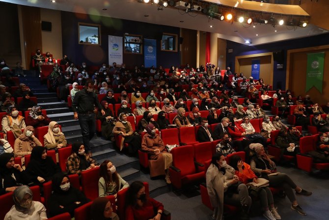 Yazar Tufan: “Bize Düşen İnsanı Savunmaktır”