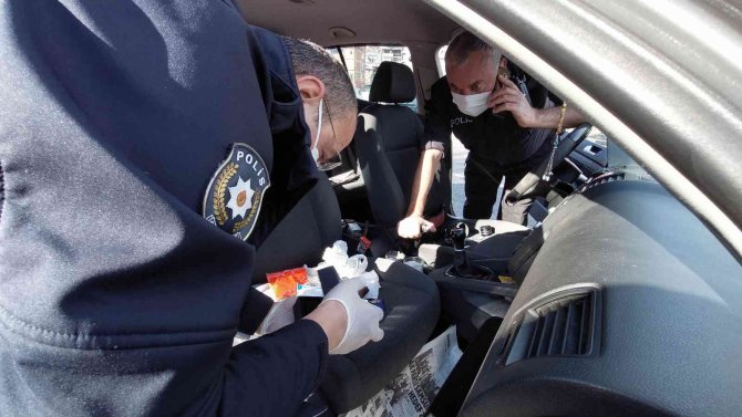 Polisin Şüphe Üzerinde Durdurduğu Araçtan Uyuşturucu Çıktı