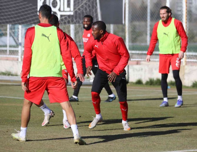 Sivasspor, Galatasaray Maçı Hazırlıklarını Tamamladı