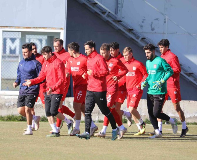 Sivasspor, Galatasaray Maçı Hazırlıklarını Tamamladı