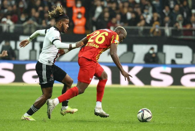 Spor Toto Süper Lig: Beşiktaş: 1 - Kayserispor: 1 (İ̇lk Yarı)