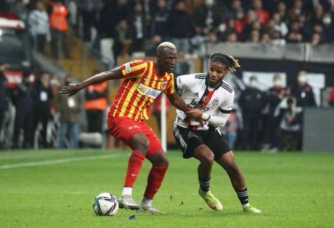 Spor Toto Süper Lig: Beşiktaş: 1 - Kayserispor: 1 (İ̇lk Yarı)