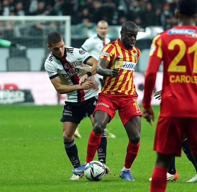 Spor Toto Süper Lig: Beşiktaş: 0 - Kayserispor: 0 (Maç Devam Ediyor)
