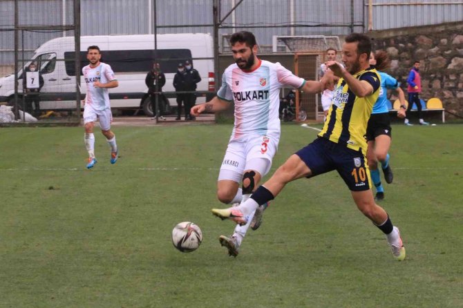 Tff 3. Lig: Belediye Derincespor: 1 - Karşıyaka: 1
