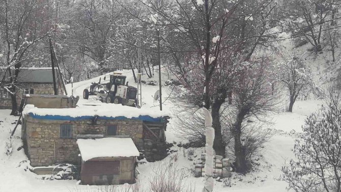 Tunceli’de Karla Mücadele Çalışmaları Sürüyor