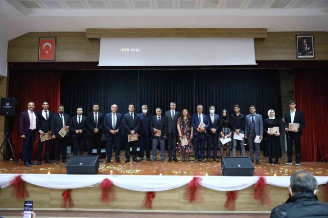 Büyükşehir Usta Şairi Unutmadı
