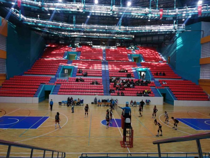 Büyükşehir Belediyesi Kadın Voleybol Takımı 5. Haftayı Da Kayıpsız Kapattı