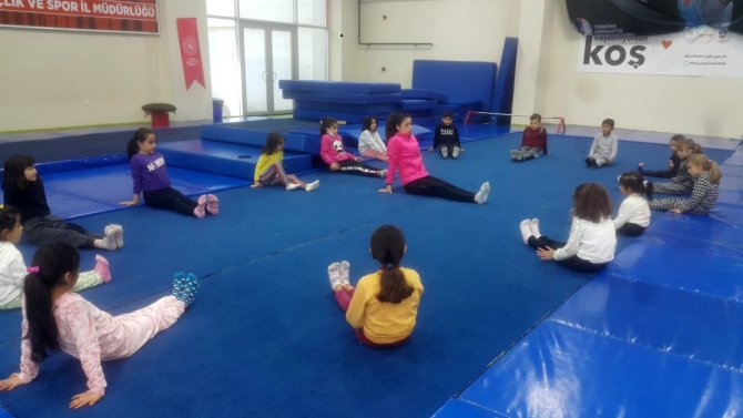 Yenişehir Belediyesi 13 Branşta Ücretsiz Kurs Başlattı