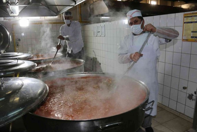 Aü Yemekhanesinde Yörük Menüsü