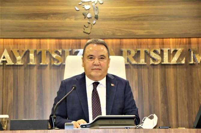 Başkan Böcek’ten Ucuz Ekmek Müjdesi