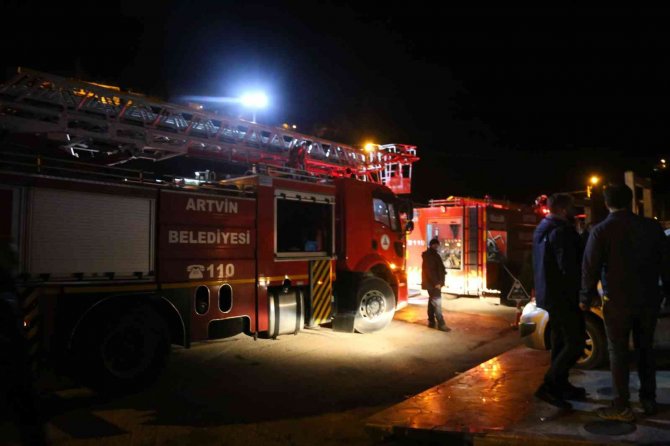 Artvin’de Kafe Yangınıyla İlgili Valilikten Açıklama Geldi