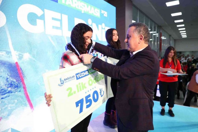 Bağcılar’da Minik Kulaçlar Şov Yaptı