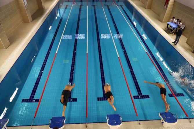 Bağcılar’da Minik Kulaçlar Şov Yaptı