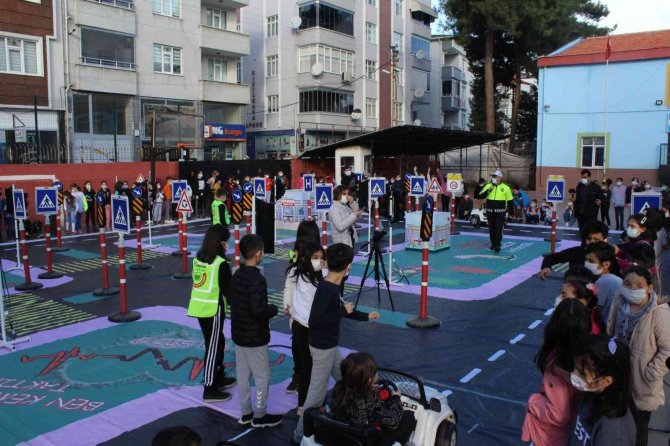 Miniklere Trafik Eğitimi