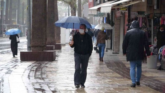 Denizli’de Haftaya Yağışla Başladı