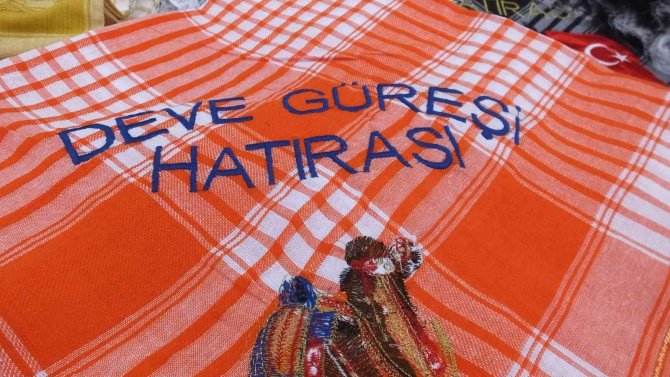 Burhaniye’de Yörük Atkıları Devecilere Süs Oldu