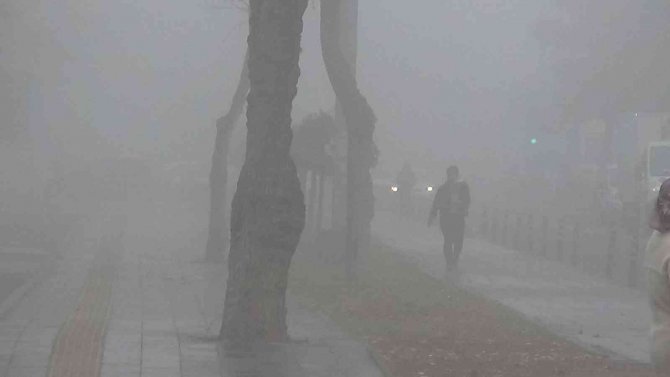 Diyarbakır’da Sis Hayatı Olumsuz Etkiledi