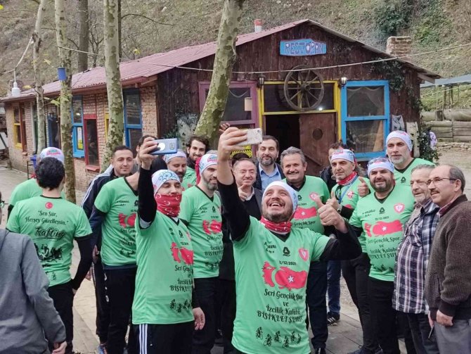 Başkan Koloğlu, Bisikletlileri Cumayeri’nde Ağırladı
