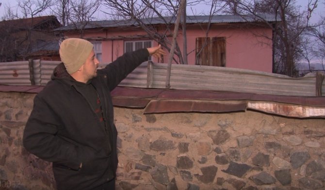 Erzincan’da Köyün İçine Giren Ayı Görüntülendi