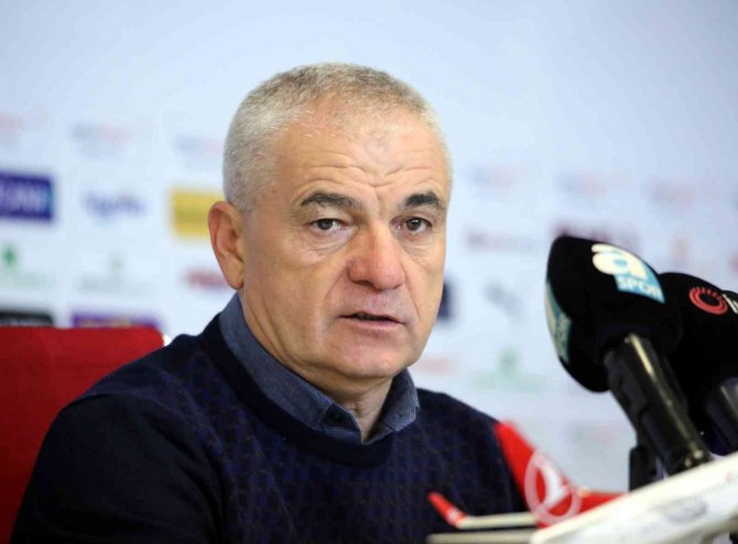 Rıza Çalımbay’dan Beşiktaş Açıklaması: “Resmi Bir Görüşmem Kesinlikle Yok”