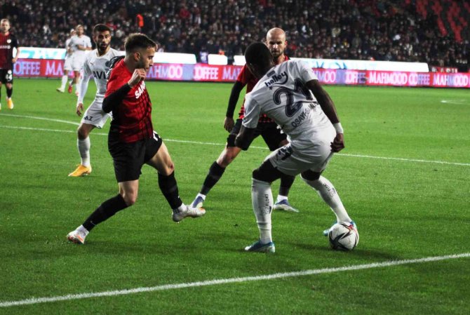 Spor Toto Süper Lig: Gaziantep Fk: 1 - Fenerbahçe: 1 (İ̇lk Yarı)
