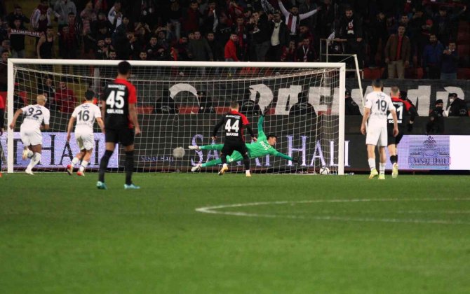 Spor Toto Süper Lig: Gaziantep Fk: 3 - Fenerbahçe: 2 (Maç Sonucu)