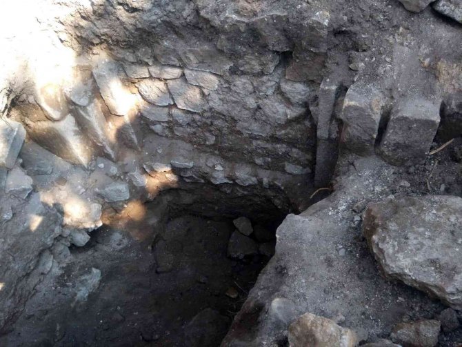 ‘Güneş Tapınağı’ Kaçak Kazıda Ortaya Çıktı