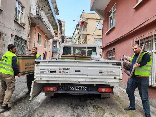 İ̇lkadım’da 52 Aileye Soba Ve Yakacak Yardımı