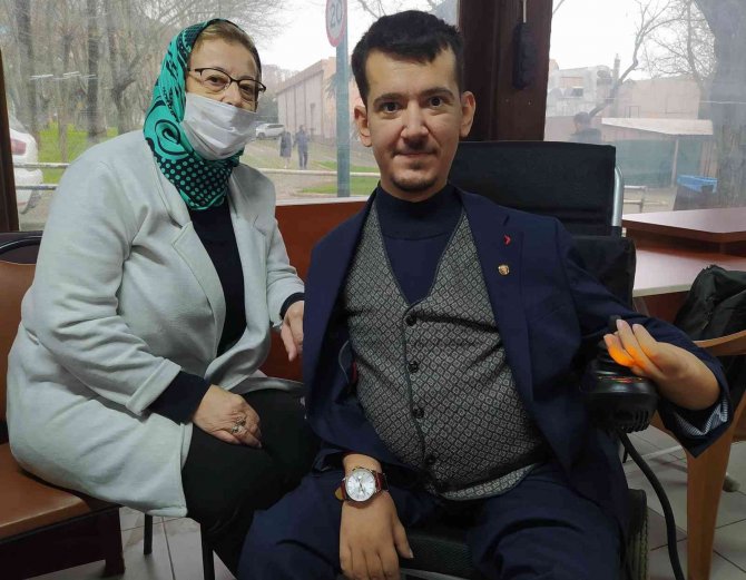 Yüz Bin Kas Hastası Şartlarının İyileştirilmesini İstiyor