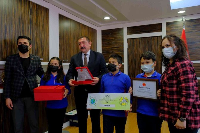 Okullarında Atık Pilleri Topladılar, Ödülleri Kaptılar