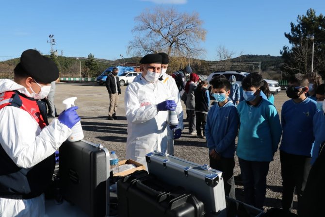 Jandarma, Köy Okullarını Gezerek Meslek Tanıtımı Yapıyor